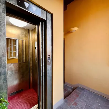 Tower Of Lovers - Ancient Altana Apartment *