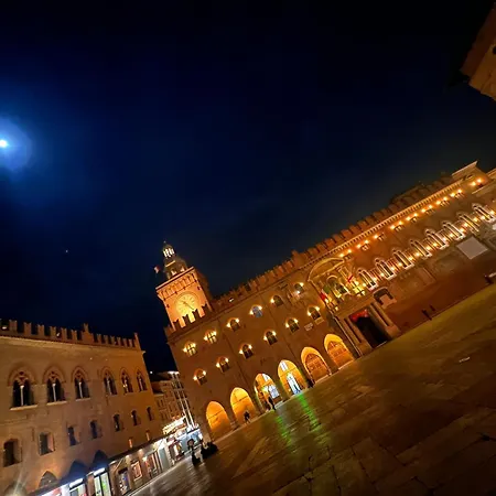 Tower Of Lovers - Ancient Altana Bologna