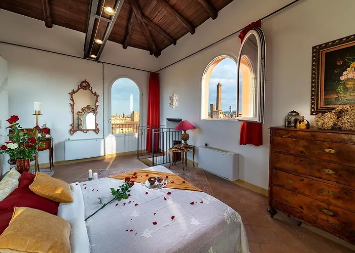 Tower Of Lovers - Iconic Ancient Altana Bologna