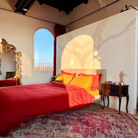 Tower Of Lovers - Ancient Altana Bologna