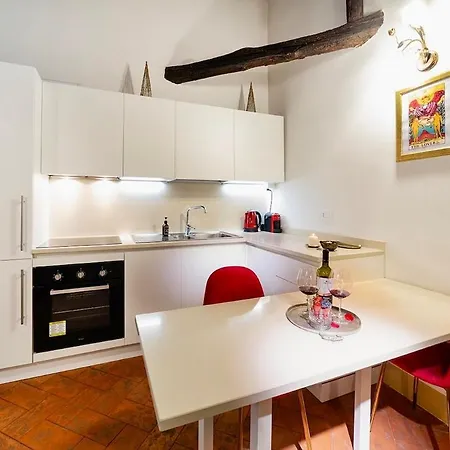 Apartament Tower Of Lovers - Ancient Tower Bolonia