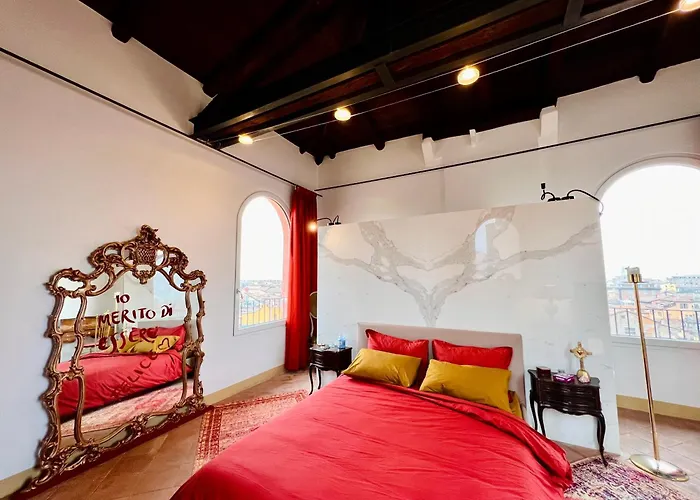 Tower Of Lovers - Iconic Ancient Altana بولونيا