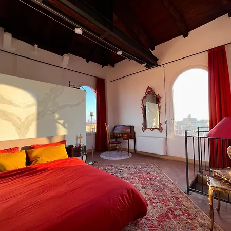 Tower Of Lovers - Iconic Ancient Altana Apartman