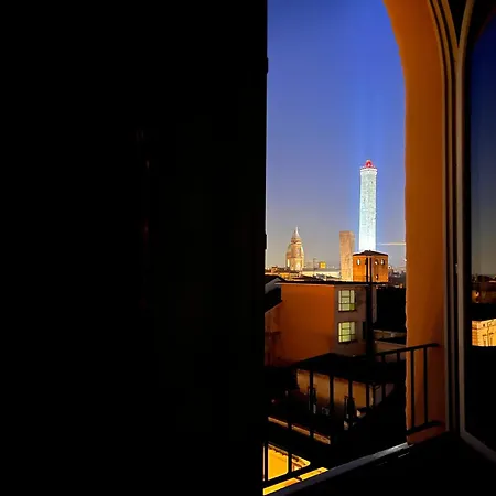 Tower Of Lovers - Iconic Ancient Altana Apartman Bologna