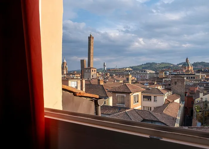 Tower Of Lovers - Iconic Ancient Altana Apartman Bologna