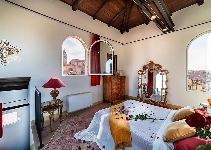 Tower Of Lovers - Iconic Ancient Altana * Bologna