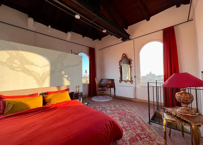 Tower Of Lovers - Iconic Ancient Altana Apartman